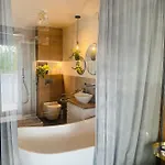 Moloo Iii Apartment *