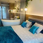 Moloo Iii Apartment *